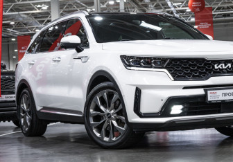 Подержанный автомобиль Kia Sorento 2022 года (6 фото)