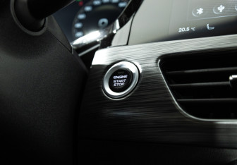 Подержанный автомобиль Geely Tugella 2023 года (16 фото)
