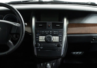 Подержанный автомобиль Nissan Teana 2007 года (14 фото)