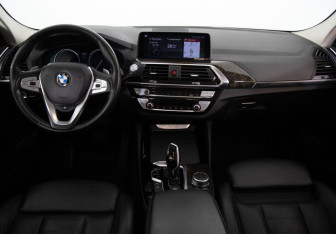 Подержанный автомобиль BMW X4 2019 года (9 фото)