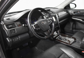 Подержанный автомобиль Toyota Camry Sedan 2016 года (9 фото)