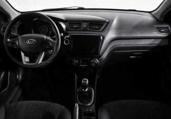 Подержанный автомобиль Kia Rio Sedan 2012 года (14 фото)