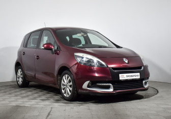 Подержанный автомобиль Renault Scenic 2013 года (3 фото)