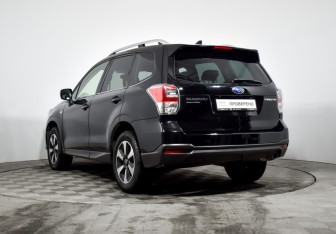 Подержанный автомобиль Subaru Forester Suv 2018 года (7 фото)