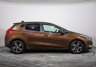 Подержанный автомобиль Kia Ceed Hatchback 2013 года (4 фото)