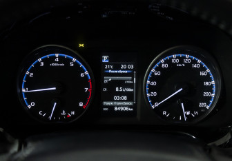 Подержанный автомобиль Toyota RAV4 2019 года (12 фото)