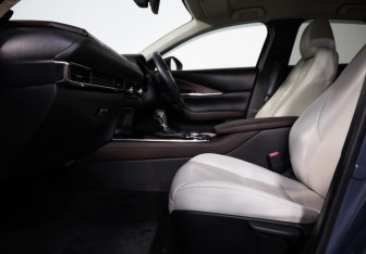 Подержанный автомобиль Mazda CX-30 2019 года (26 фото)