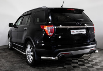 Подержанный автомобиль Ford Explorer 2017 года (7 фото)
