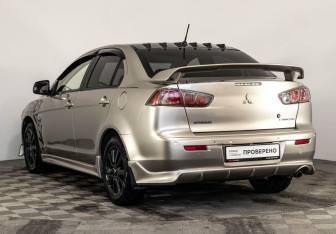 Подержанный автомобиль Mitsubishi Lancer Sedan 2008 года (7 фото)