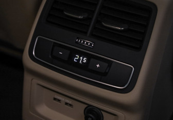 Подержанный автомобиль Audi A4 Sedan 2020 года (32 фото)