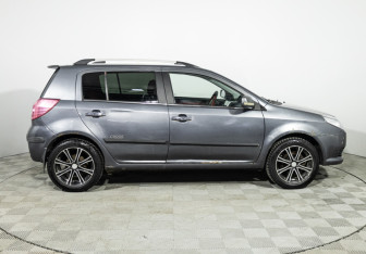 Подержанный автомобиль Geely MK Cross 2013 года (4 фото)