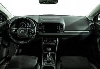 Подержанный автомобиль Skoda Karoq 2021 года (14 фото)