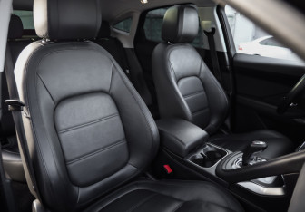 Подержанный автомобиль Jaguar E-Pace 2019 года (28 фото)