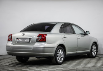 Подержанный автомобиль Toyota Avensis Sedan 2008 года (5 фото)