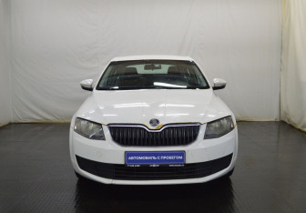 Подержанный автомобиль Skoda Octavia Liftback 2014 года (2 фото)