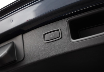 Подержанный автомобиль Porsche Macan 2019 года (40 фото)