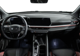 Подержанный автомобиль Geely Coolray 2023 года (13 фото)