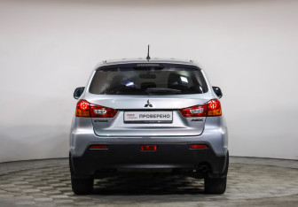 Подержанный автомобиль Mitsubishi ASX 2012 года (6 фото)