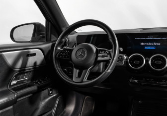 Подержанный автомобиль Mercedes-Benz GLB 2020 года (15 фото)