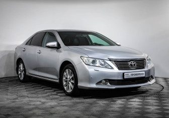 Подержанный автомобиль Toyota Camry Sedan 2013 года (3 фото)