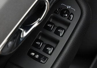 Подержанный автомобиль Volvo XC90 2015 года (22 фото)