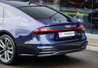 Подержанный автомобиль Audi A7 2019 года (12 фото)