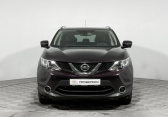 Подержанный автомобиль Nissan Qashqai 2014 года (2 фото)