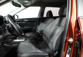 Подержанный автомобиль Kia Seltos 2020 года (16 фото)