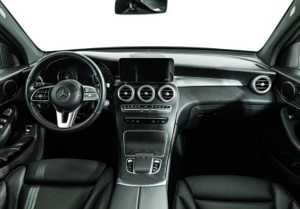 Подержанный автомобиль Mercedes-Benz GLC Coupe 2021 года (13 фото)