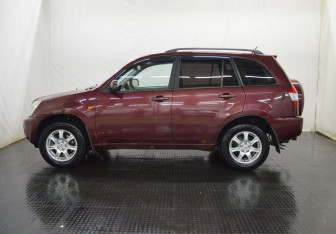 Подержанный автомобиль Chery Tiggo (T11) 2011 года (8 фото)