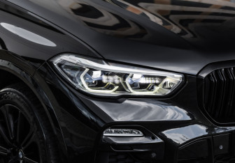 Подержанный автомобиль BMW X5 2020 года (11 фото)