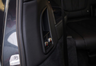 Подержанный автомобиль BMW X7 2019 года (35 фото)