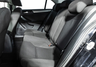 Подержанный автомобиль Volkswagen Jetta Sedan 2014 года (10 фото)