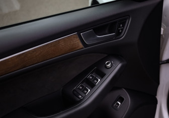 Подержанный автомобиль Audi Q5 2013 года (26 фото)