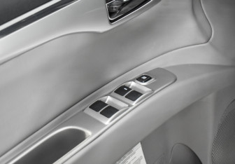 Подержанный автомобиль Mitsubishi Pajero Sport 2013 года (10 фото)