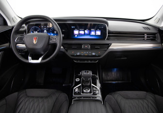 Подержанный автомобиль Hongqi HS5 2024 года (9 фото)