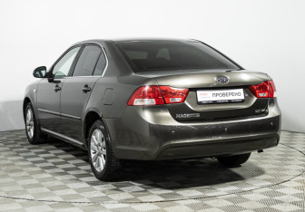 Подержанный автомобиль Kia Magentis 2010 года (7 фото)