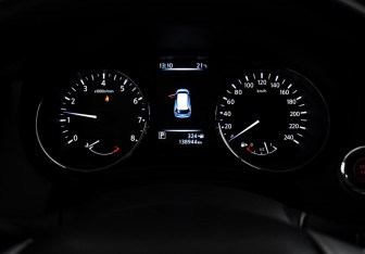 Подержанный автомобиль Nissan X-Trail 2017 года (3 фото)