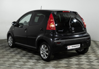 Подержанный автомобиль Peugeot 107 2009 года (7 фото)