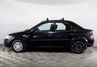 Подержанный автомобиль Renault Logan Sedan 2012 года (8 фото)