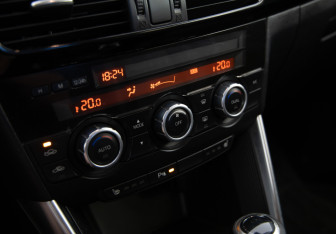 Подержанный автомобиль Mazda CX-5 2013 года (14 фото)