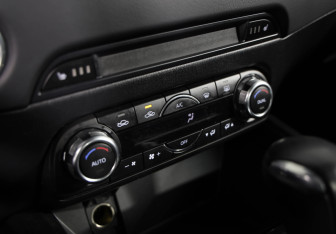 Подержанный автомобиль Mazda CX-5 2017 года (14 фото)