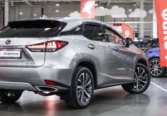 Подержанный автомобиль Lexus RX 2020 года (9 фото)