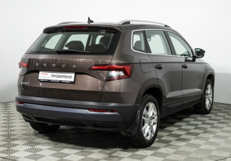 Подержанный автомобиль Skoda Karoq 2020 года (5 фото)