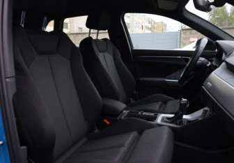 Подержанный автомобиль Audi Q3 2019 года (13 фото)