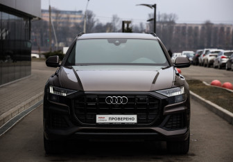 Подержанный автомобиль Audi Q8 2019 года (4 фото)
