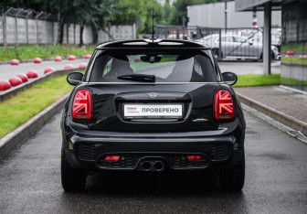 Подержанный автомобиль MINI Hatch 2020 года (7 фото)