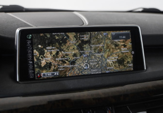 Подержанный автомобиль BMW X5 2013 года (17 фото)