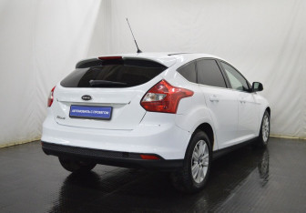 Подержанный автомобиль Ford Focus Hatchback 2012 года (5 фото)
