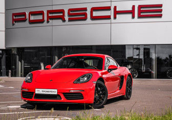 Подержанный автомобиль Porsche Cayman 2018 года (30 фото)